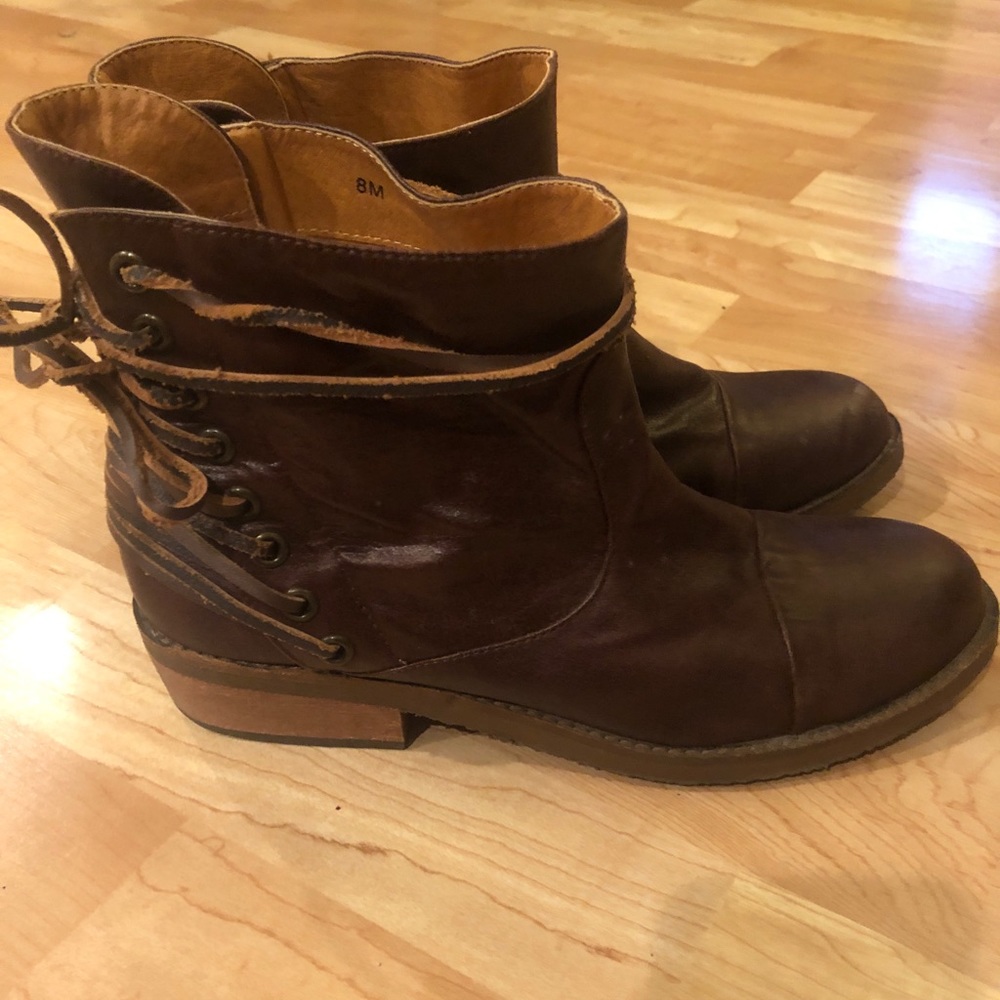 Ankle booties